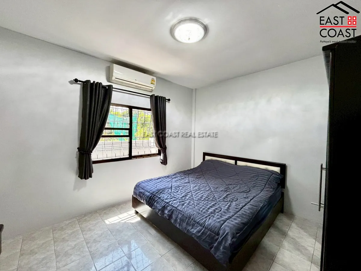 Royal Park Village photo 15