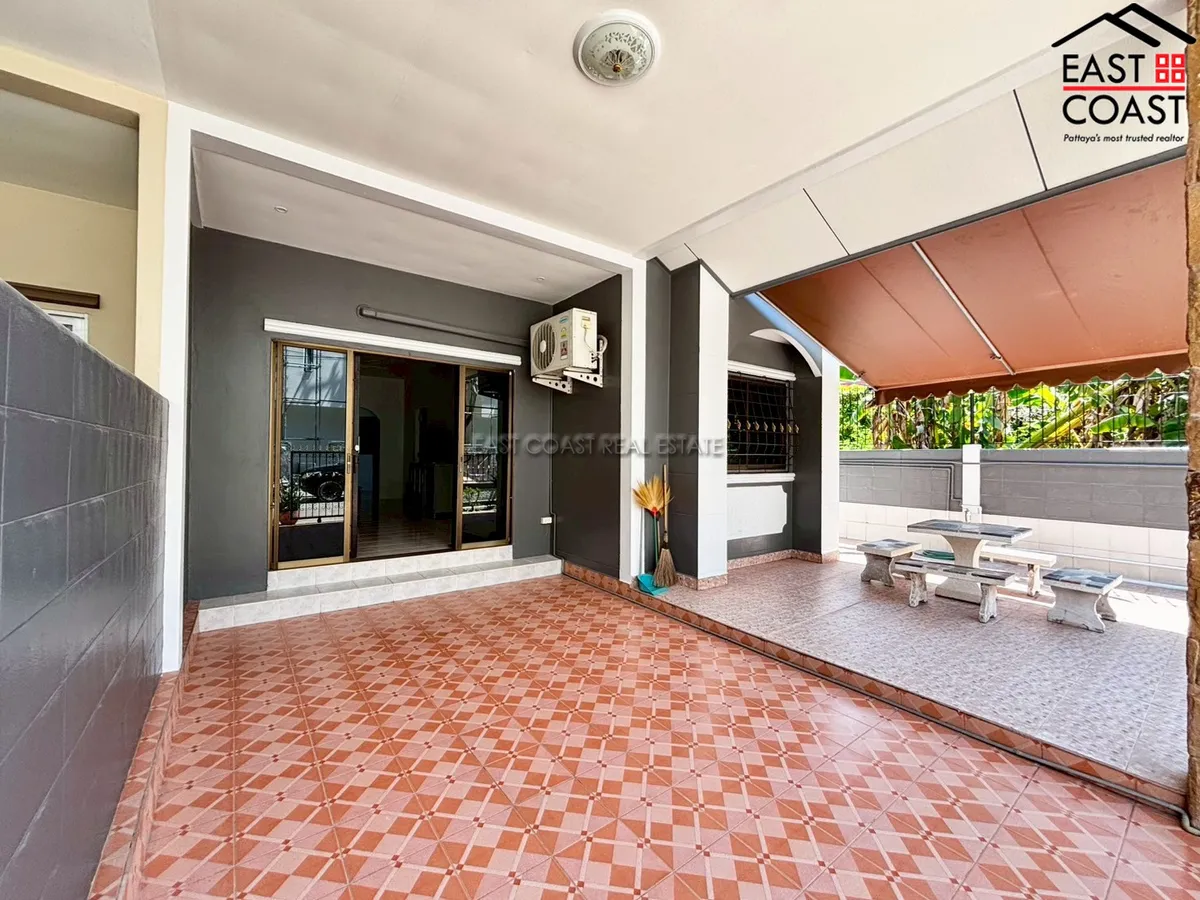 Royal Park Village photo 3