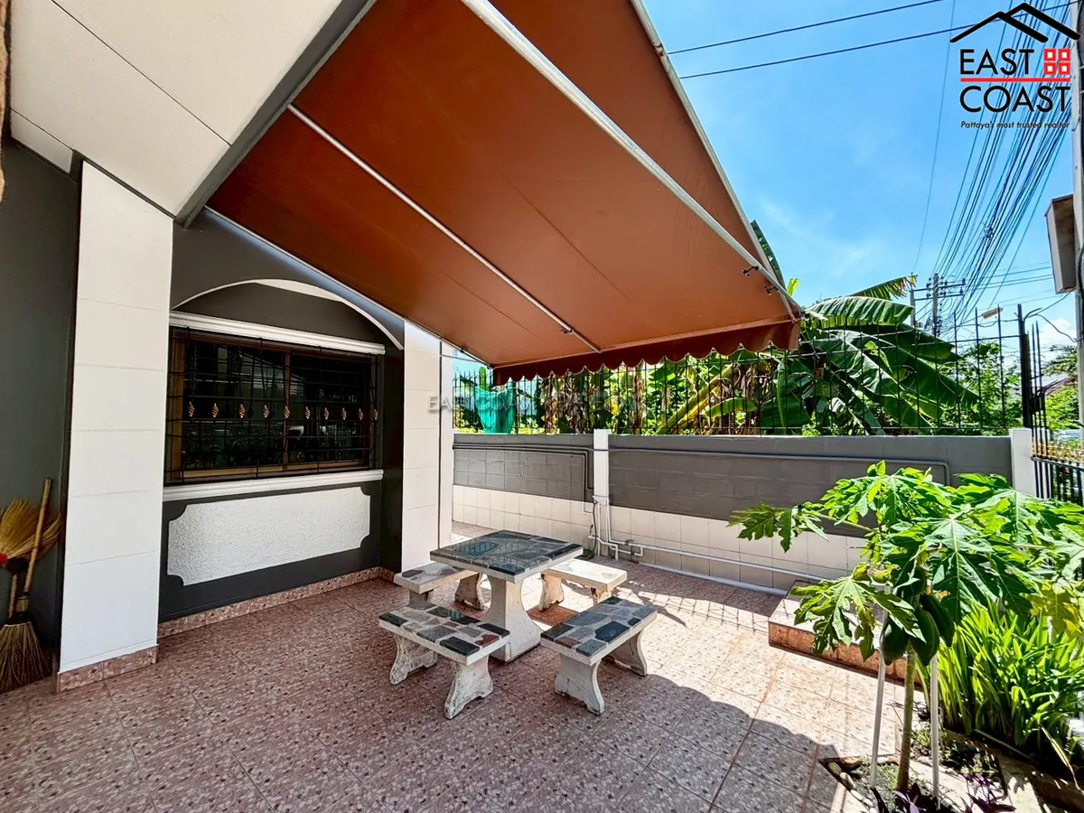 Royal Park Village photo 4