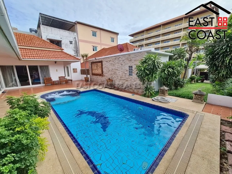 Pratumnak Pool Villa