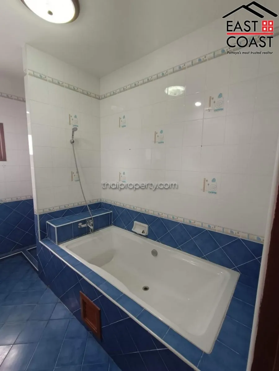 Country Club Villa photo 10