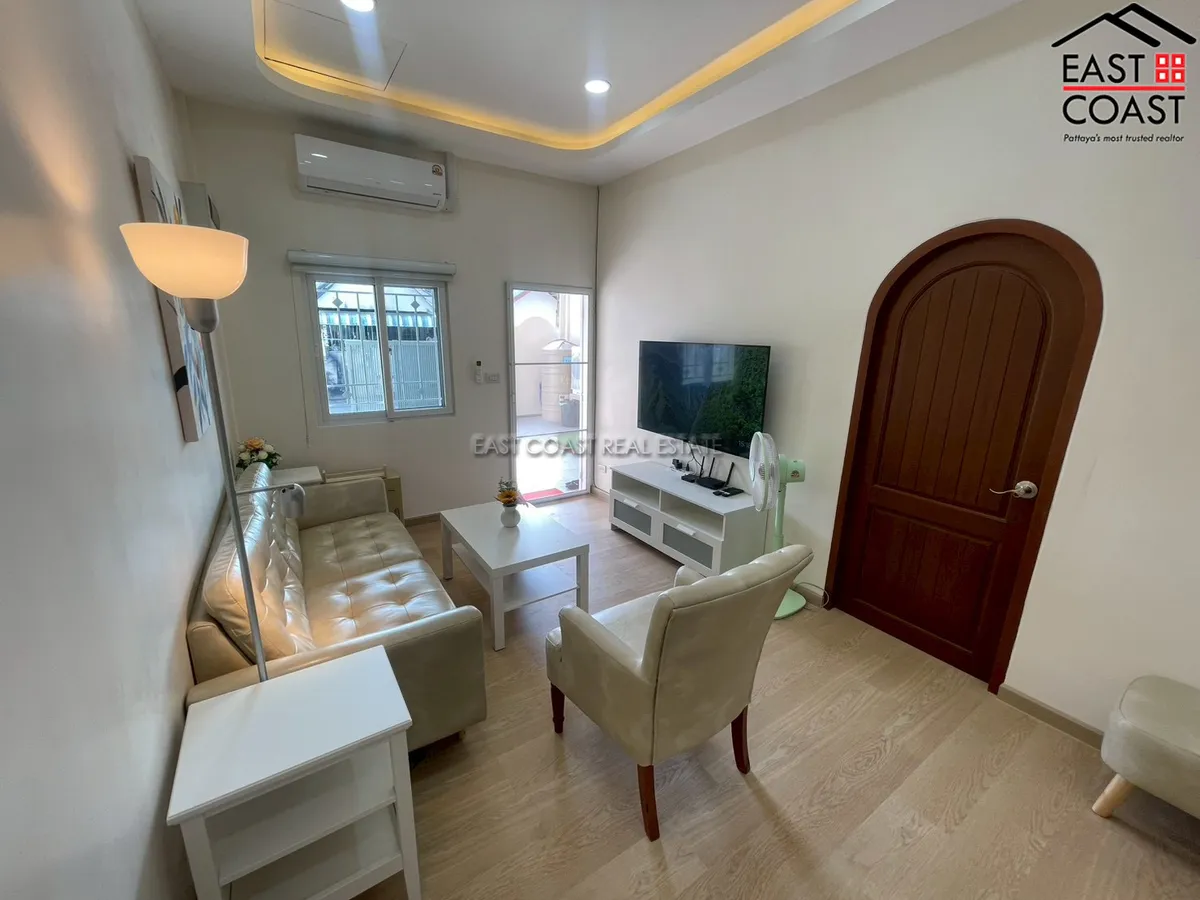 Newly renovated Townhouse in Center Pattaya photo 3