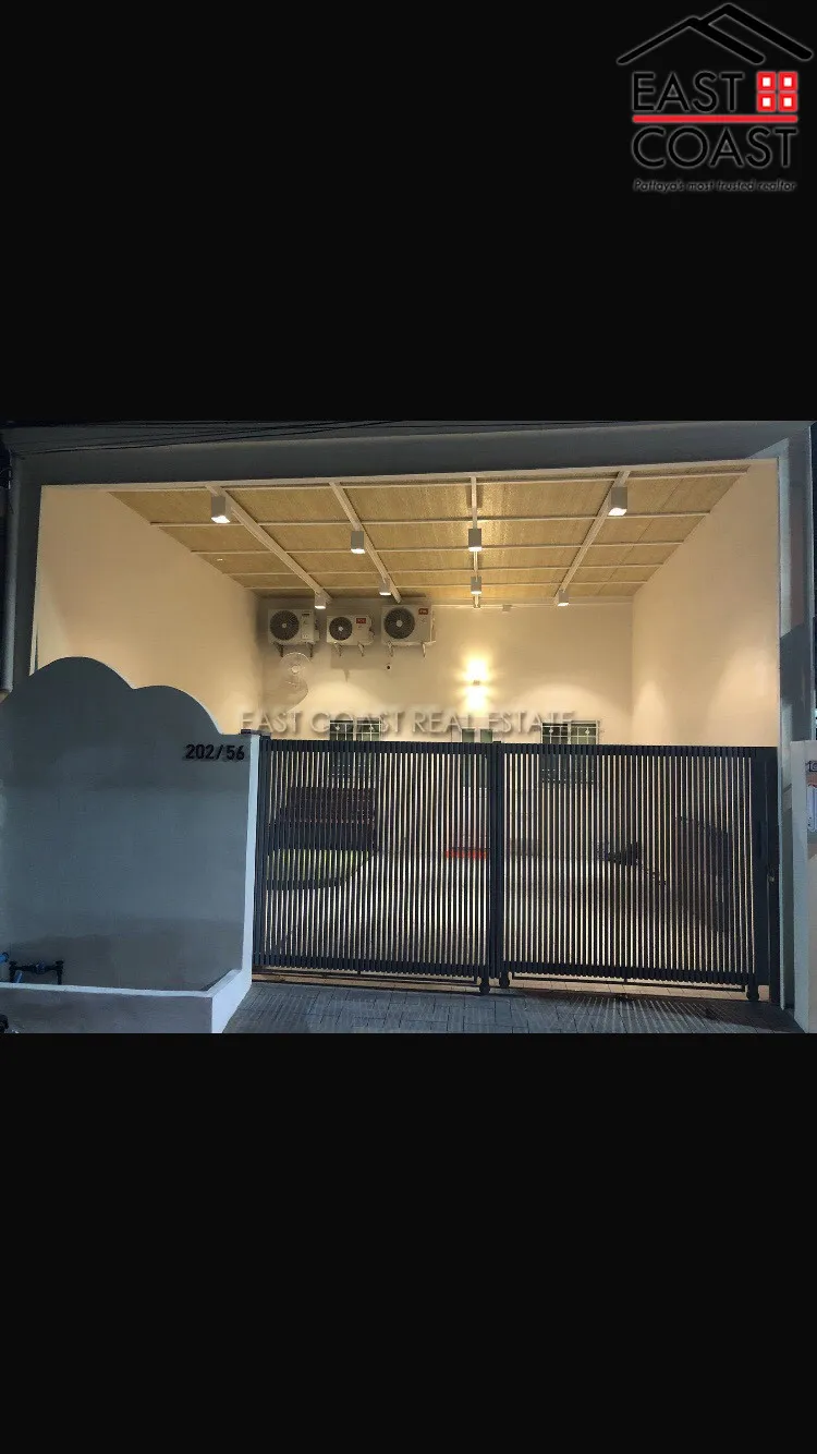 Newly renovated Townhouse in Center Pattaya photo 9