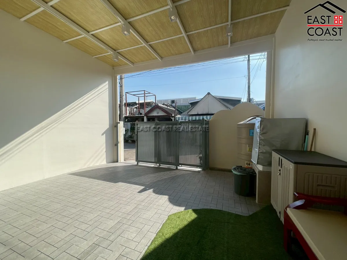 Newly renovated Townhouse in Center Pattaya photo 12