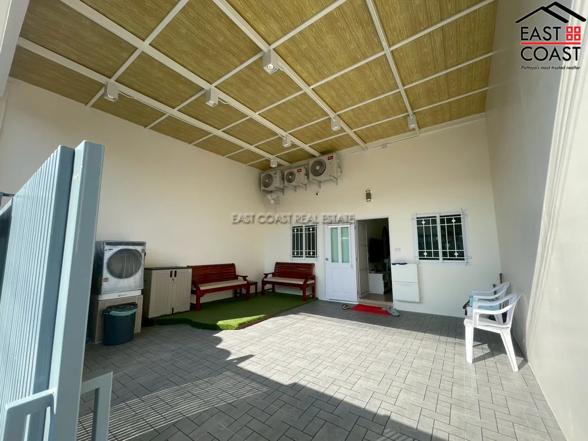 Newly renovated Townhouse in Center Pattaya photo 13