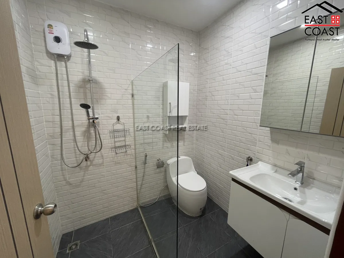 Newly renovated Townhouse in Center Pattaya photo 21