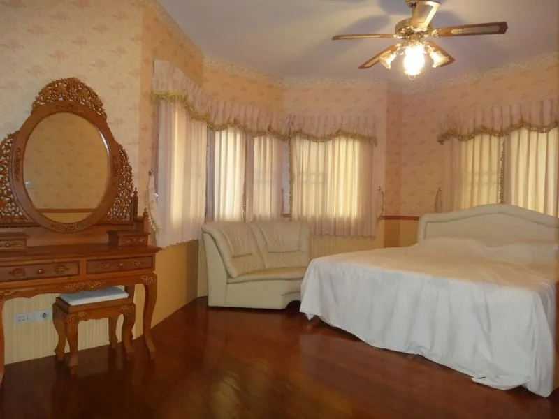 TW Home Town photo 11
