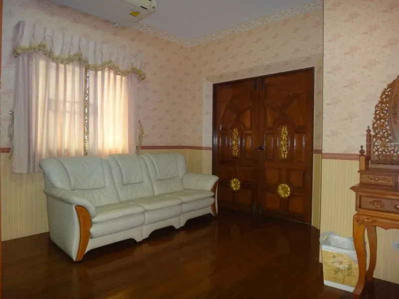 TW Home Town photo 13