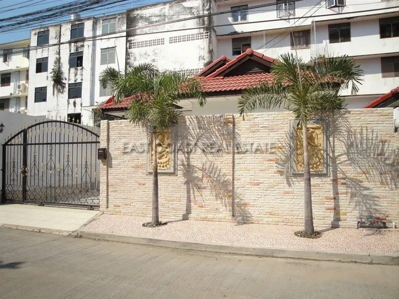 Royal Park Village photo 4