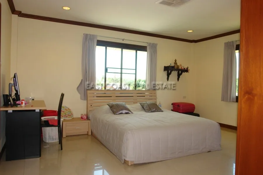 Pattaya Thani photo 8