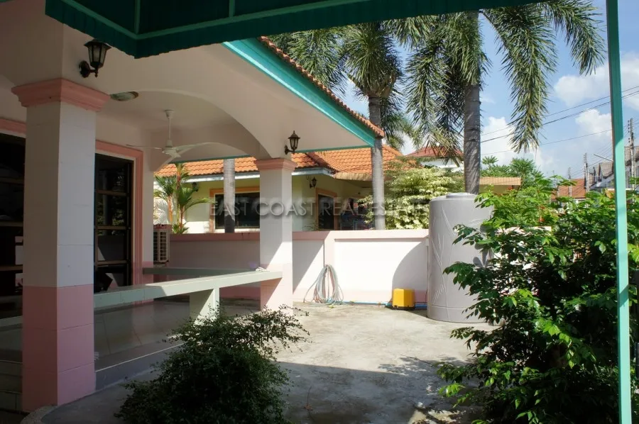Country Club Villa photo 9