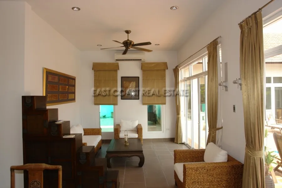 Private pool villa photo 10