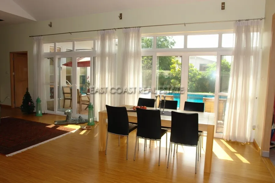 Private pool villa photo 8