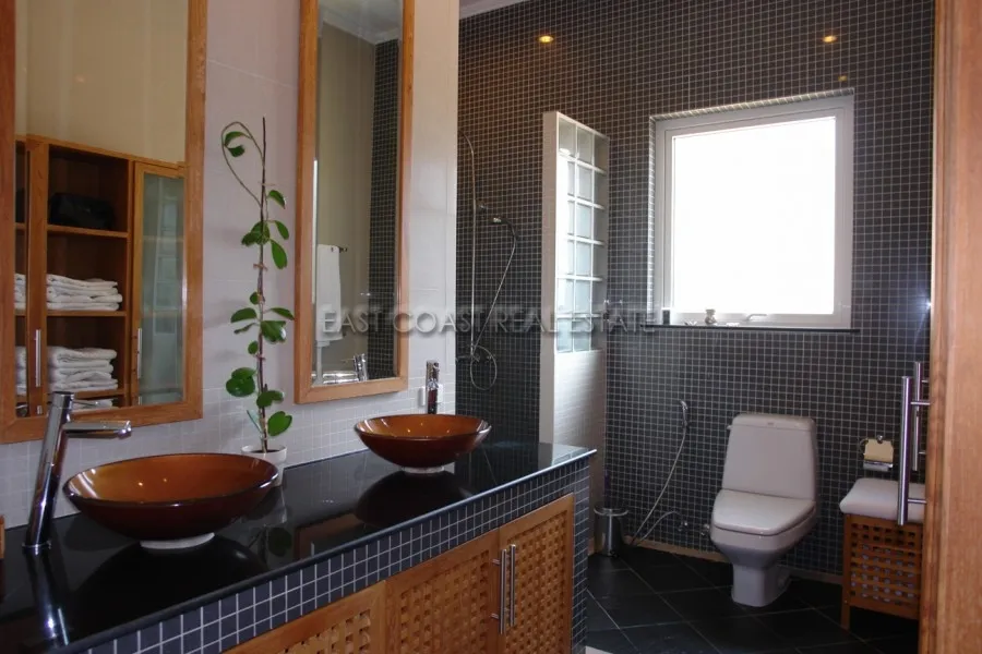 Private pool villa photo 16