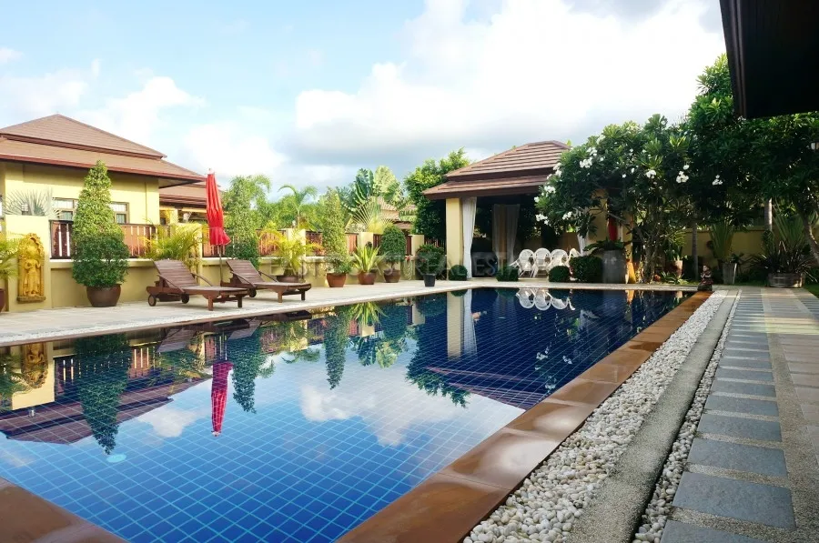 Grand Garden Home