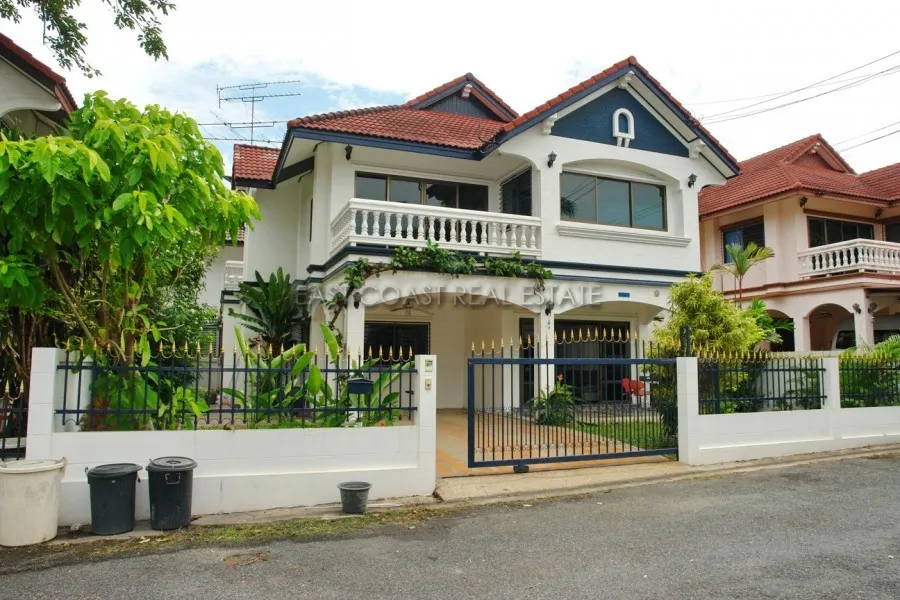 Country Club Villa