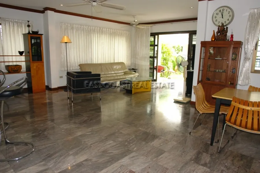 Country Club Villa photo 17