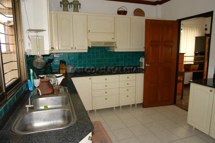Country Club Villa photo 15