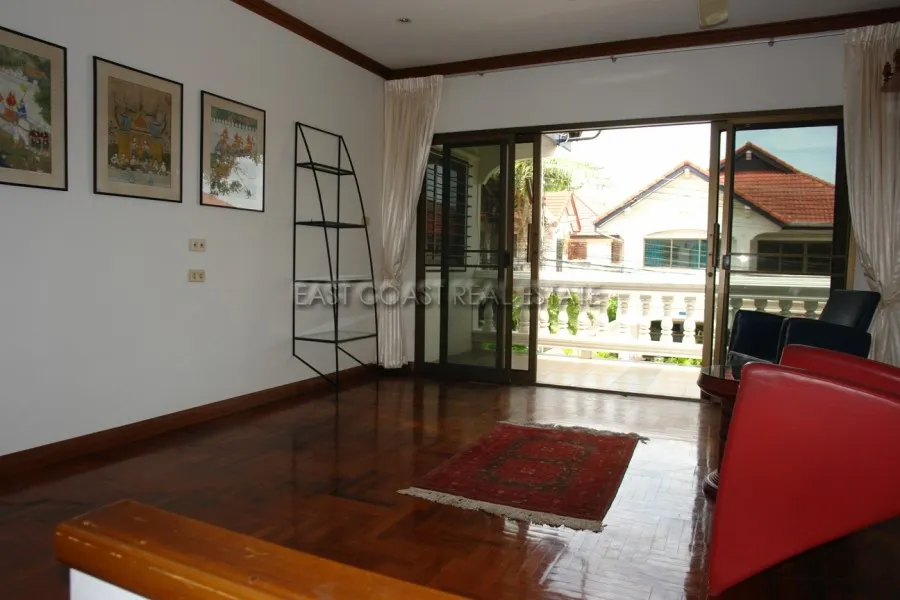 Country Club Villa photo 11