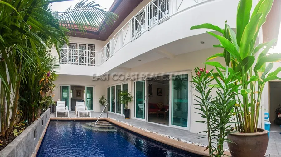Pratumnak House