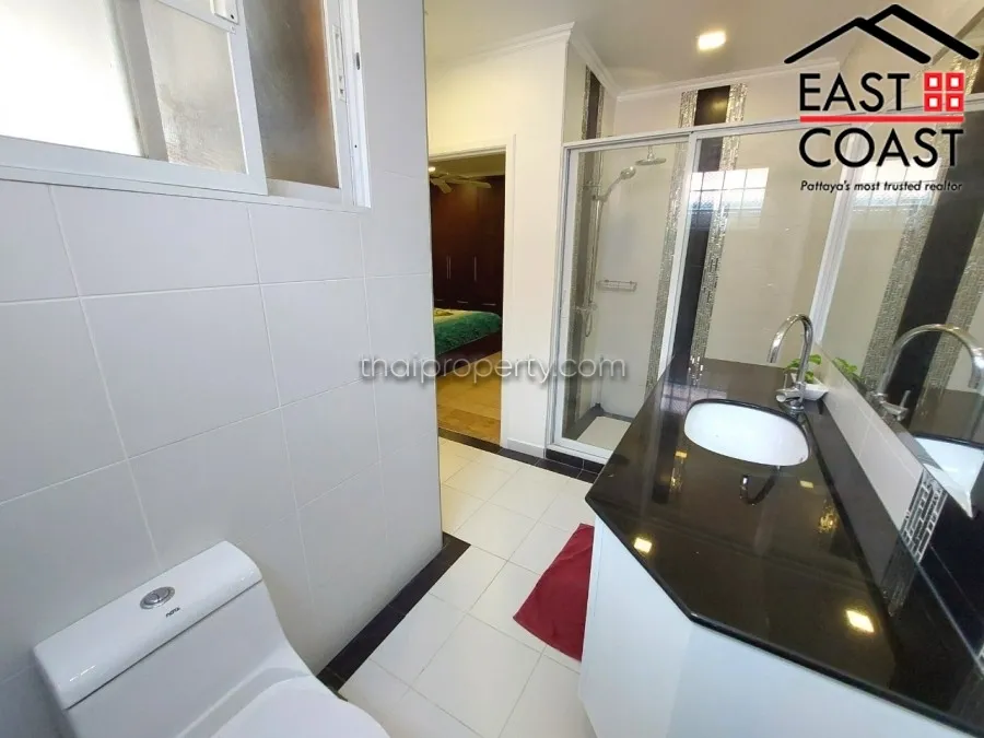 Country Club Villa photo 24