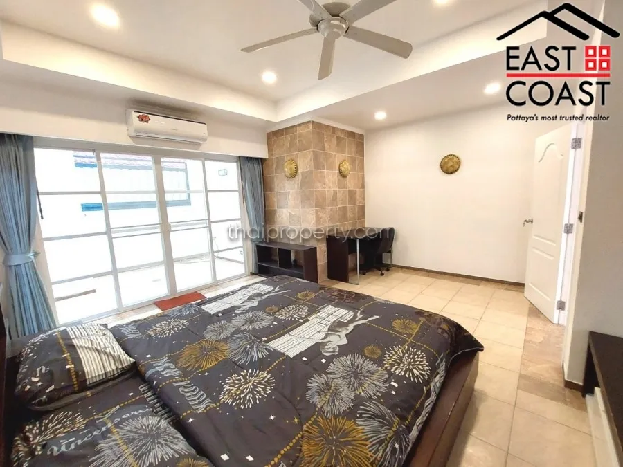 Country Club Villa photo 16