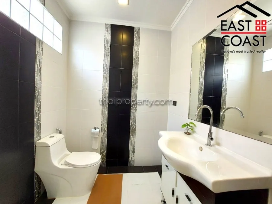 Country Club Villa photo 13