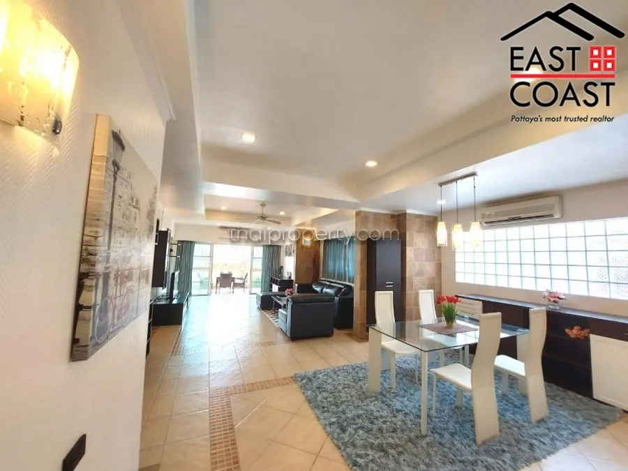 Country Club Villa photo 11