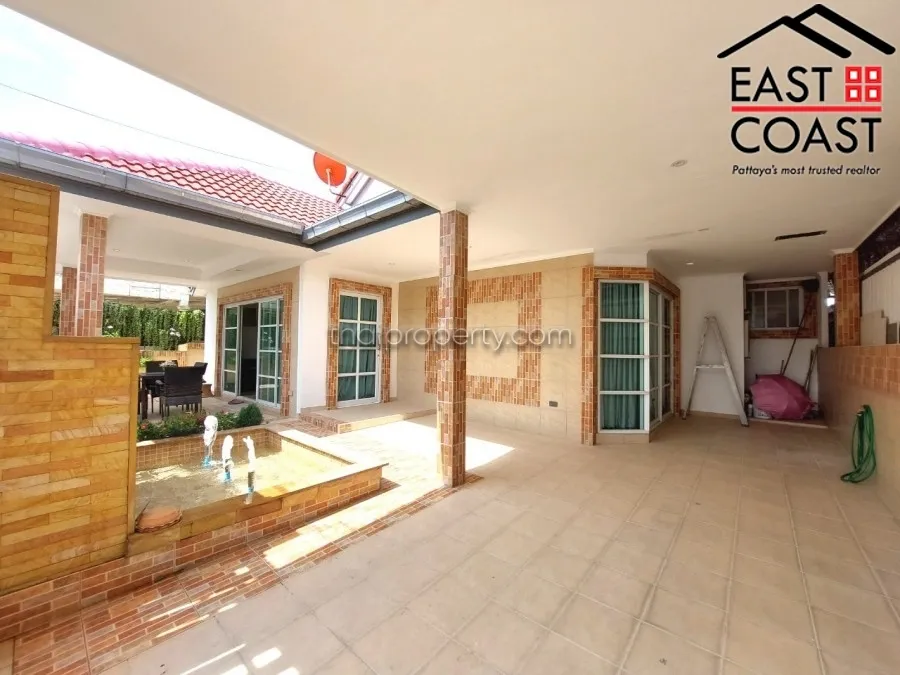 Country Club Villa photo 27