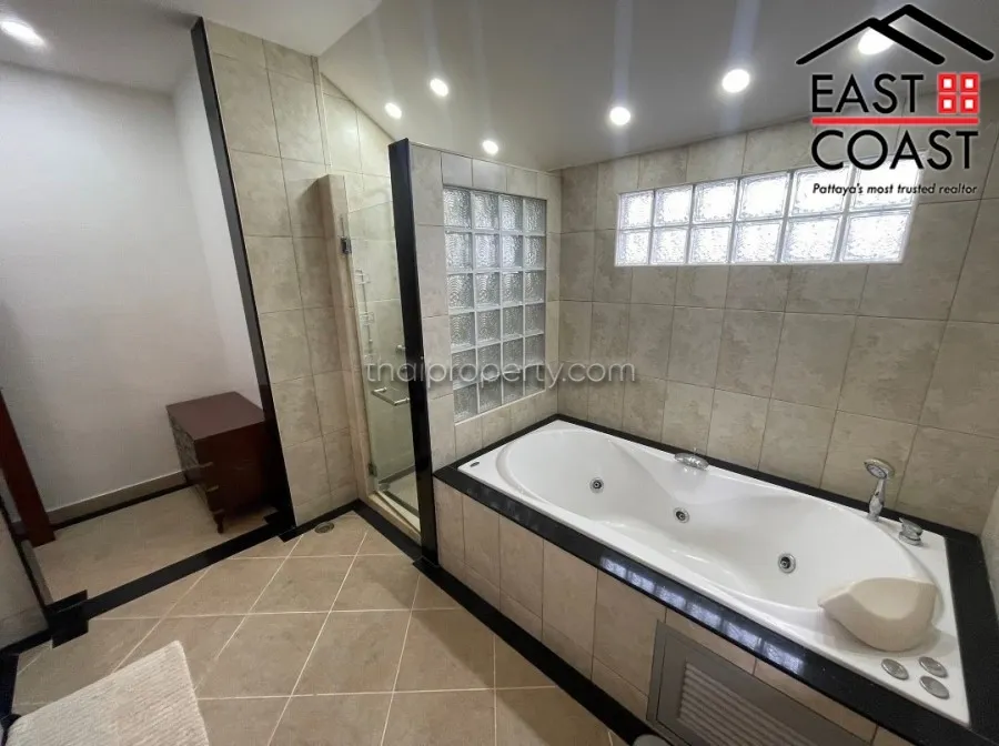 Pattaya Land And House photo 13