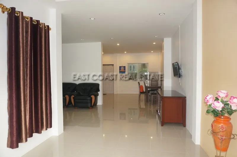 Townhouse Theprasit photo 4