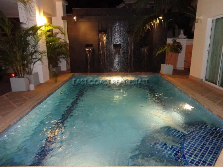 Na Jomtien Villa photo 3