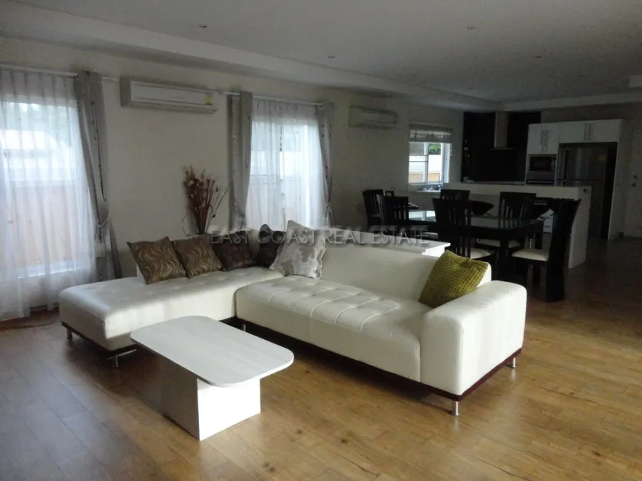 Na Jomtien Villa photo 4