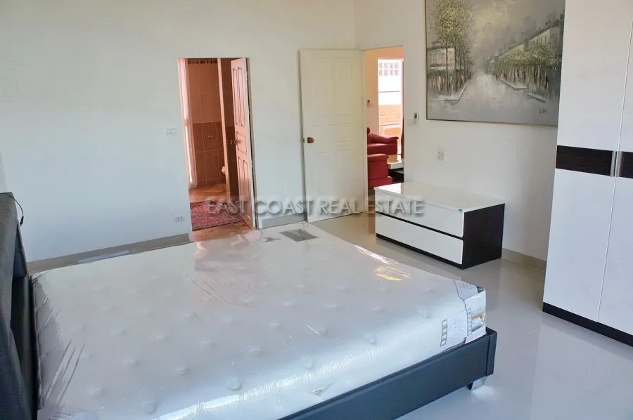 Pattaya Land And House photo 11