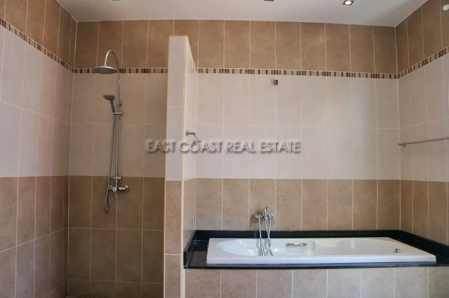 Pattaya Land And House photo 13