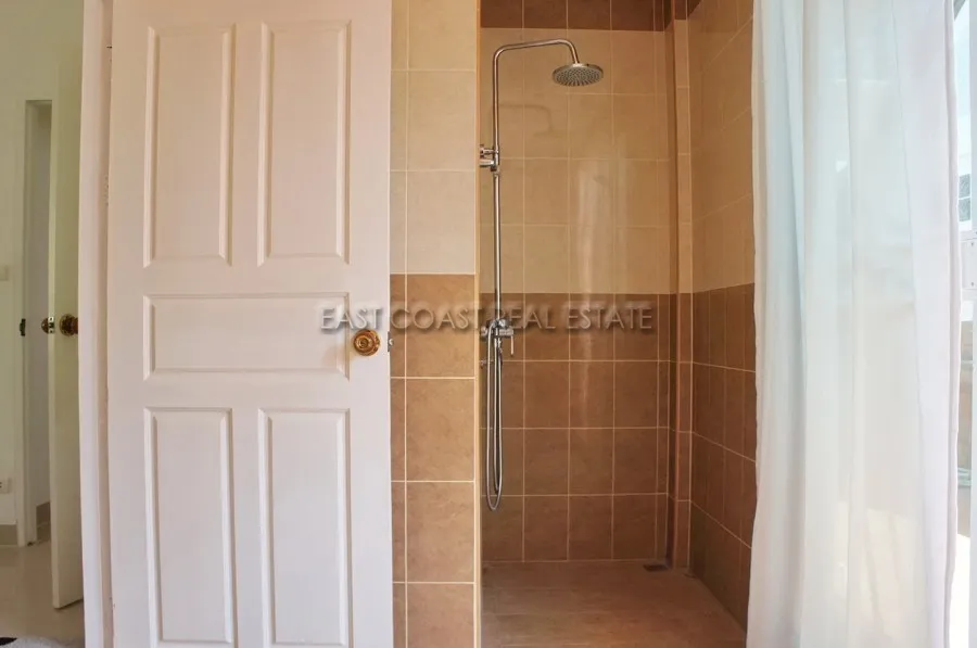 Pattaya Land And House photo 17