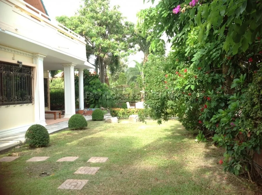 House in Soi Chaiyapruk 2 photo 3