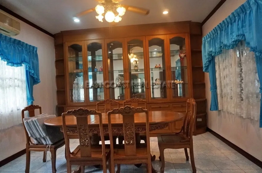 Soi Thepnimit photo 12