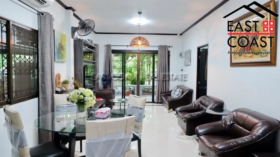 Royal Park Village photo 9