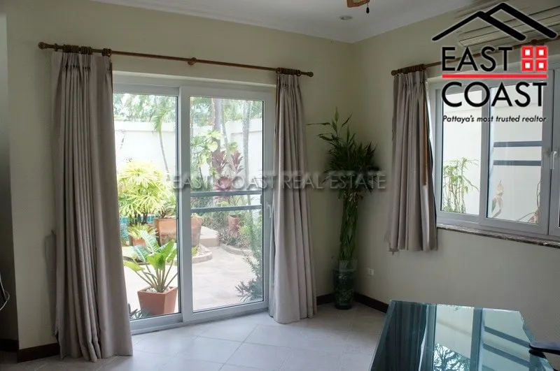 Majestic Residence photo 10