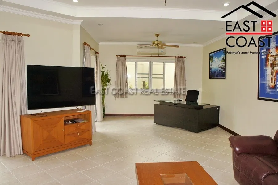 Majestic Residence photo 8