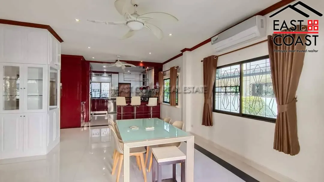 Royal Park Village photo 8