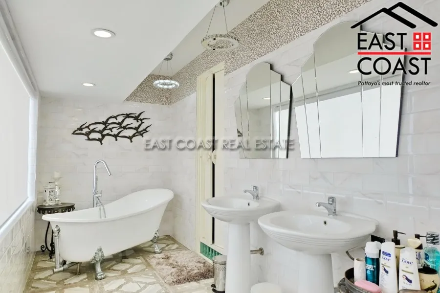 Chateau Dale Tower photo 44