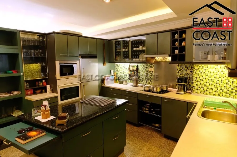 Grand Condo photo 8