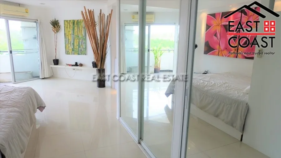 Royal Beach Condotel photo 31