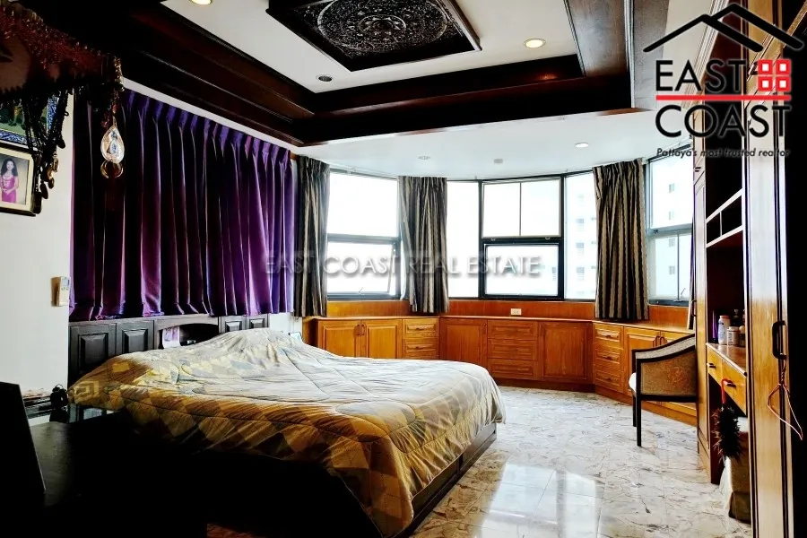 Jomtien Complex photo 15