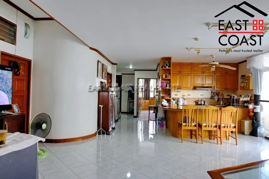 Jomtien Complex photo 7