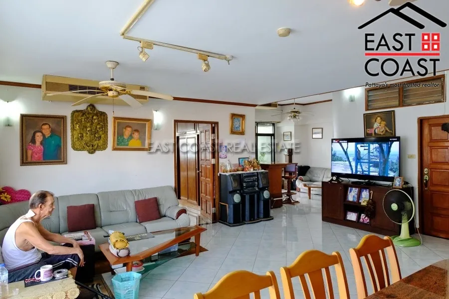 Jomtien Complex photo 5