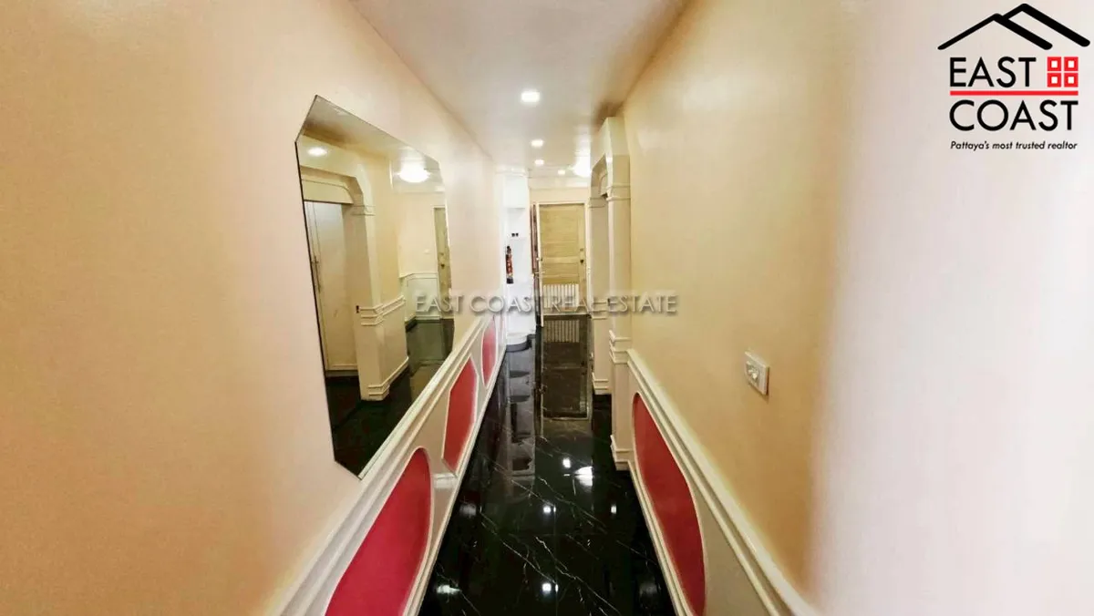 Jomtien Complex photo 11
