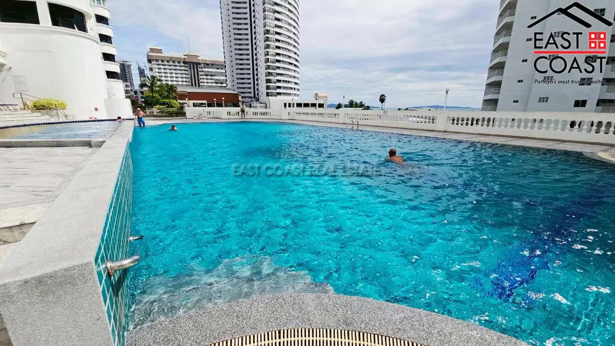 Jomtien Complex photo 12